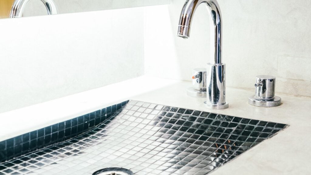 sink water leak detection device